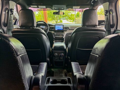 Used 2020 Ford Explorer XLT w/ Equipment Group 202A AWD/4WD image 30