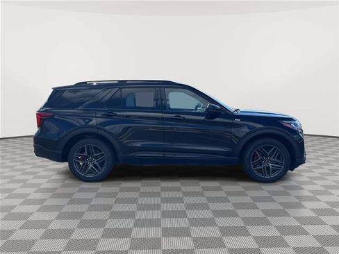Certified 2025 Ford Explorer ST-Line w/ ST-Line Street Pack AWD/4WD image 4