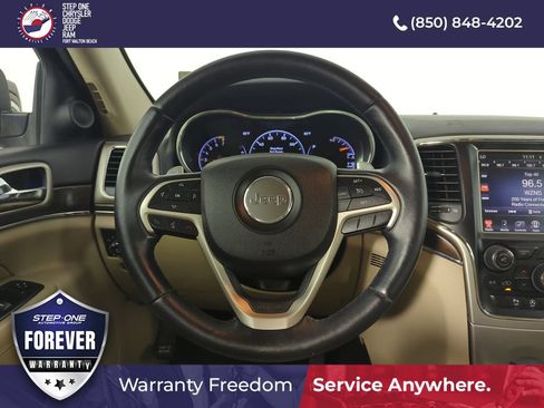 Used 2017 Jeep Grand Cherokee Limited RWD image 16