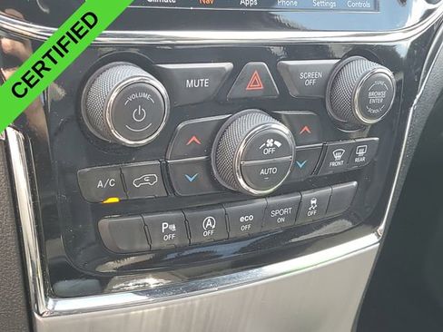 Used 2022 Jeep Grand Cherokee Limited image 19