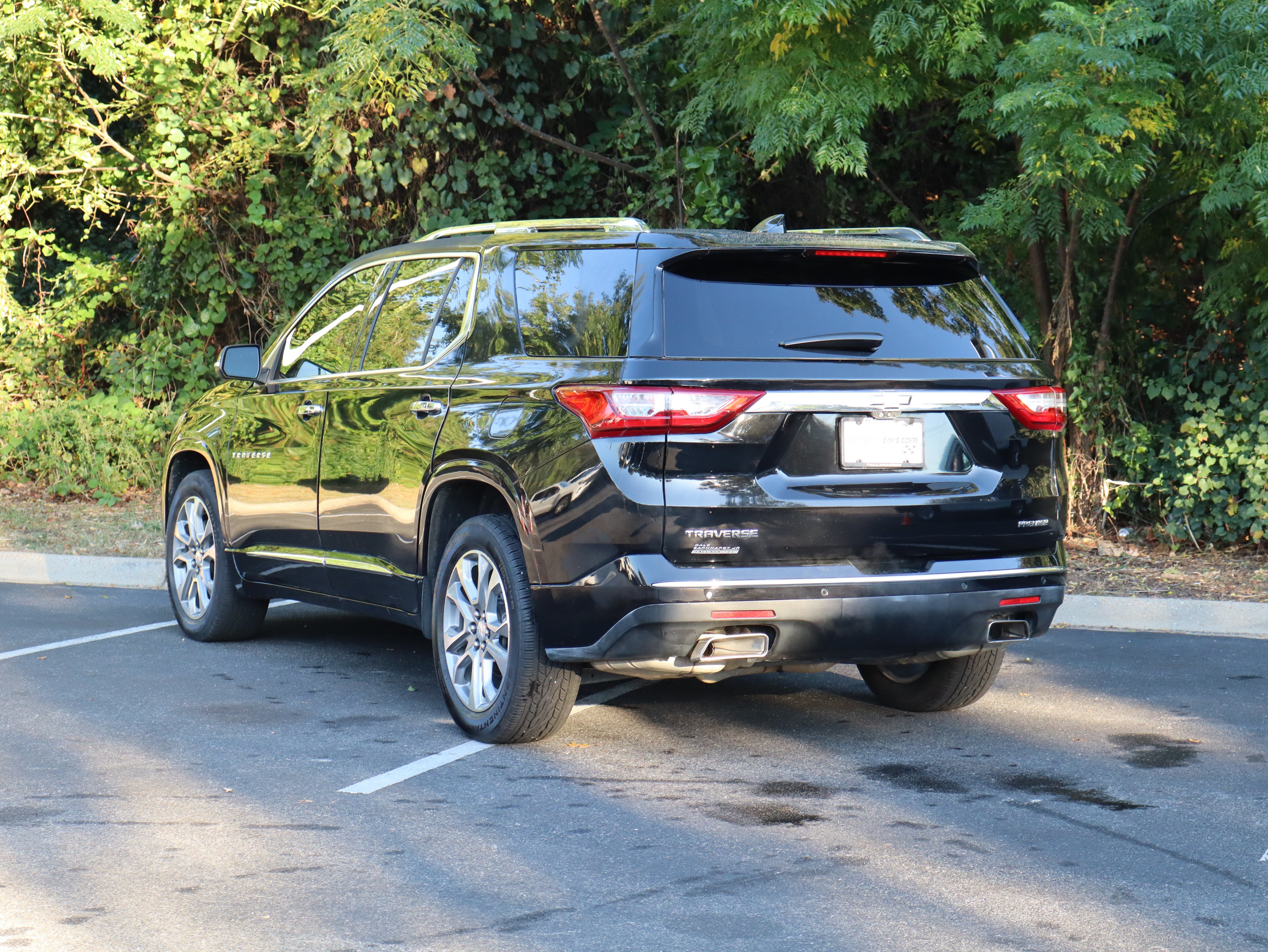 Used 2021 Chevrolet Traverse Premier FWD image 7
