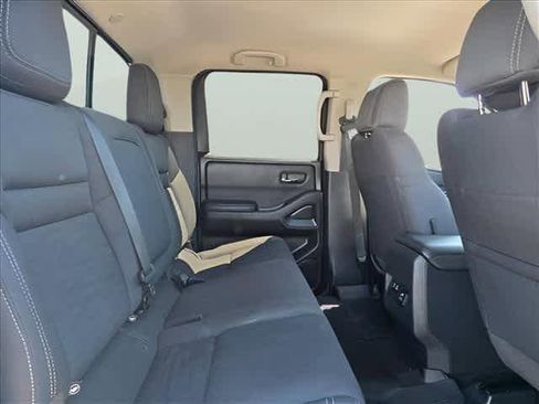 Used 2023 Nissan Frontier SV w/ SV Convenience Package RWD image 31