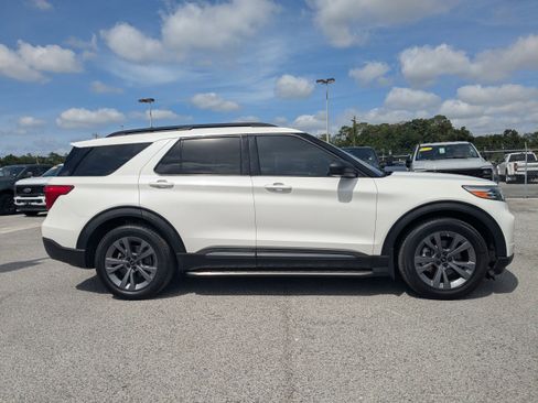 Certified 2023 Ford Explorer XLT w/ Equipment Group 202A RWD image 3
