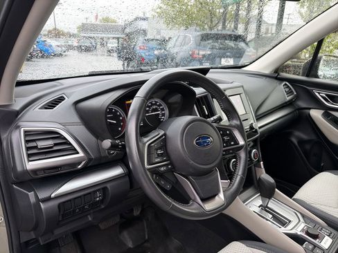 Used 2020 Subaru Forester Premium AWD/4WD image 18