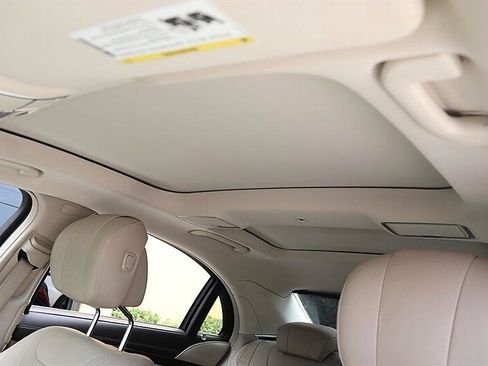 Used 2015 Mercedes-Benz S 550 Sedan image 28