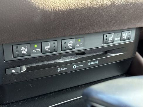 Used 2020 Lexus ES 350 w/ Premium Package image 24