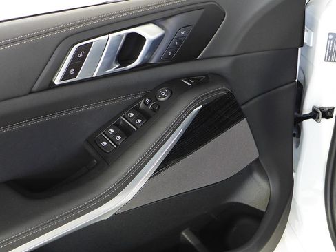 Used 2024 BMW X5 sDrive40i w/ M Sport Package RWD image 12