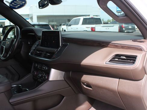 Used 2022 Chevrolet Tahoe LT w/ Luxury Package RWD image 35