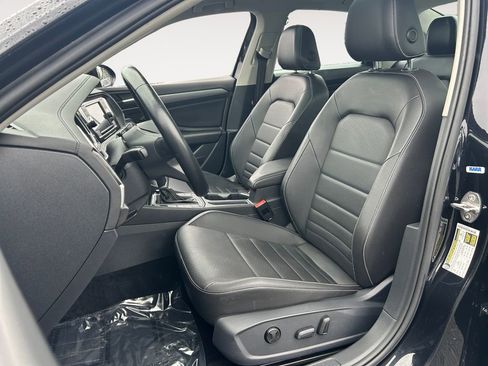 Used 2022 Volkswagen Jetta SE FWD image 6