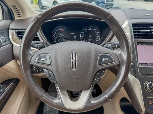 Used 2019 Lincoln MKC Reserve w/ MKC Technology Package FWD image 8