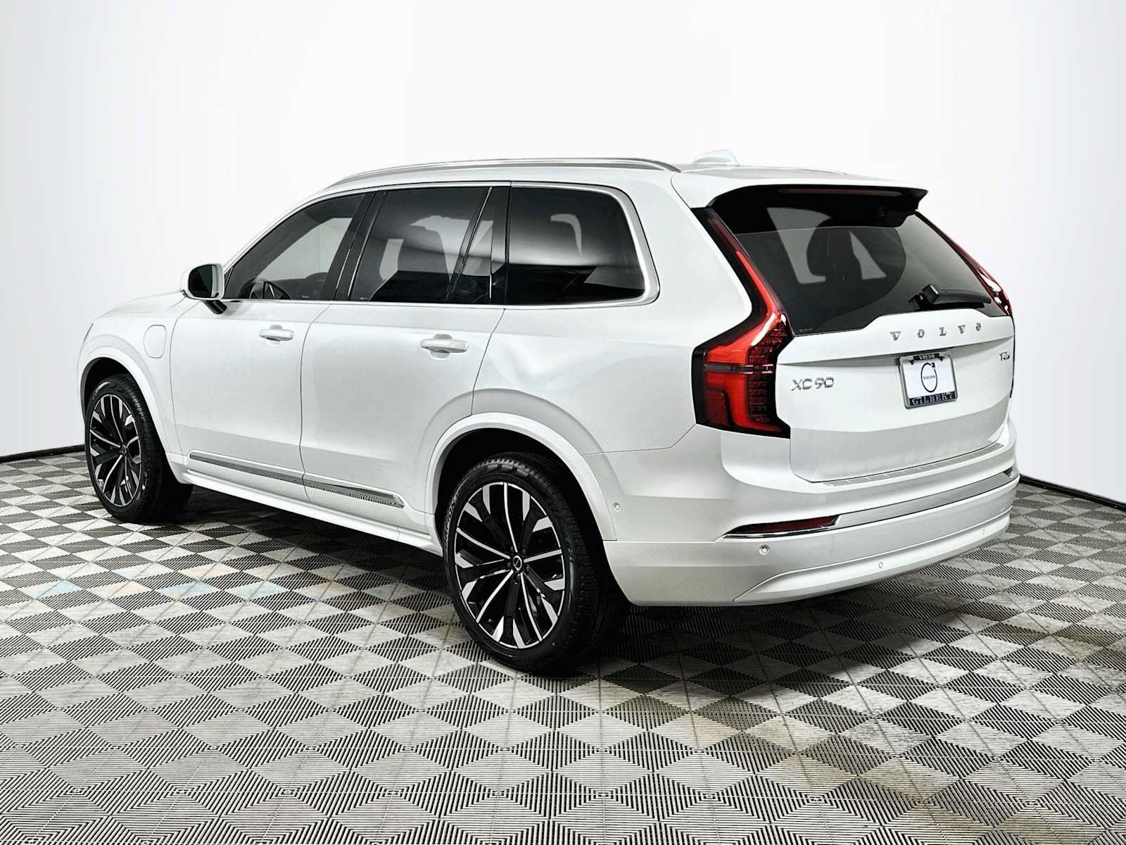 New 2026 Volvo XC90 T8 Plus w/ Protection Package Premier AWD/4WD image 5