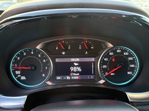 Used 2023 Chevrolet Traverse LT FWD image 16