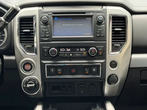 Used 2018 Nissan Titan PRO-4X w/ Pro-4x Convenience Package AWD/4WD image 17