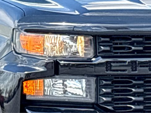 Used 2021 Chevrolet Silverado 1500 Custom Trail Boss w/ Midnight Edition image 17