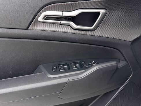 Certified 2025 Kia Sportage LX FWD image 26
