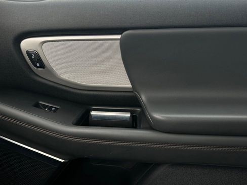 Used 2025 Ford Expedition Active AWD/4WD image 21