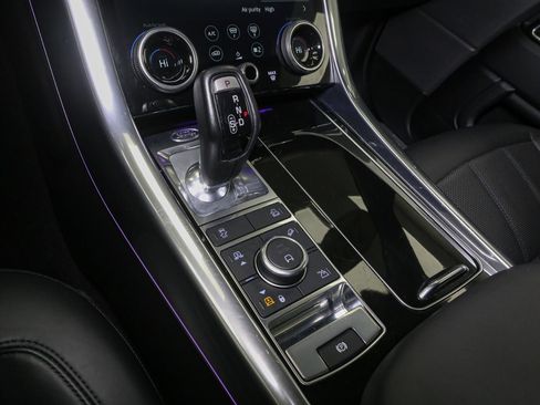 Used 2020 Land Rover Range Rover Sport HSE Dynamic image 34