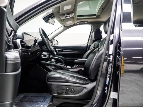 Used 2025 Kia Telluride S AWD/4WD image 34