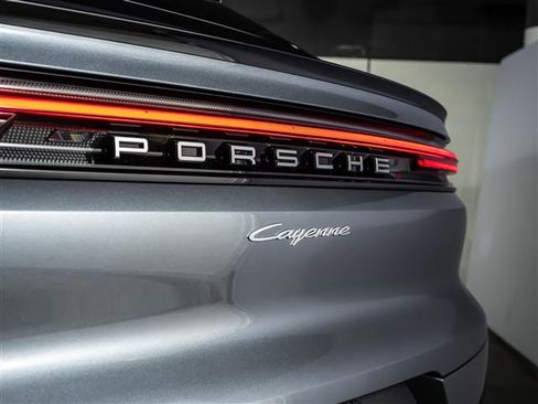 New 2026 Porsche Cayenne Coupe image 33