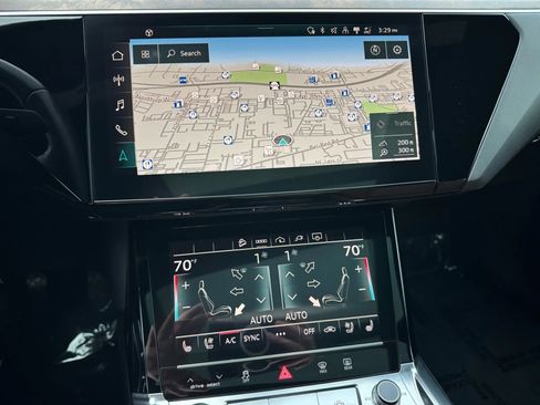 Used 2022 Audi e-tron Premium Plus image 37