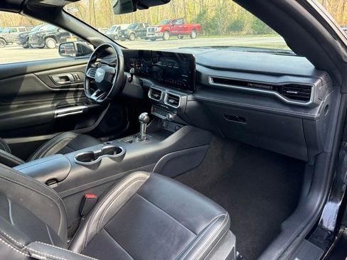Used 2025 Ford Mustang Premium RWD image 23
