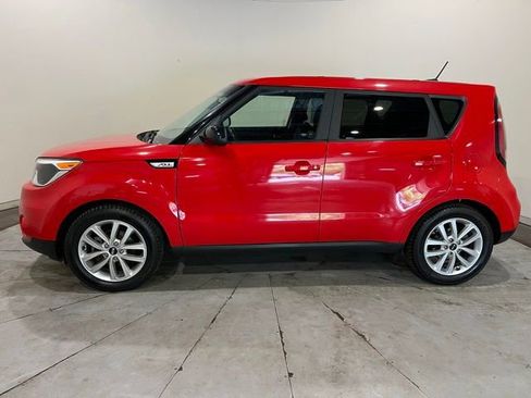 Used 2017 Kia Soul + FWD image 9