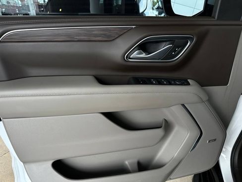 Used 2021 Chevrolet Tahoe LT w/ Rear Media and Nav Package RWD image 12