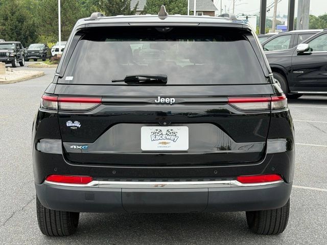 Used 2022 Jeep Grand Cherokee Limited 4xe w/ Luxury Tech Group II AWD/4WD image 13