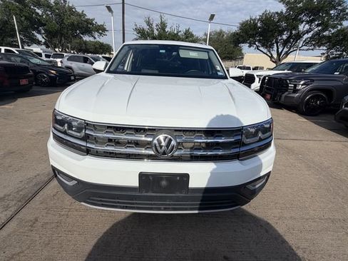 Used 2018 Volkswagen Atlas SEL Premium image 2