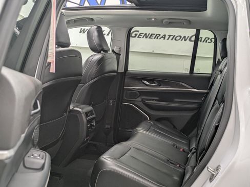 Used 2023 Jeep Grand Cherokee 4WD 4xe image 21