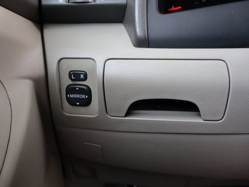 Used 2009 Toyota Camry LE FWD image 28
