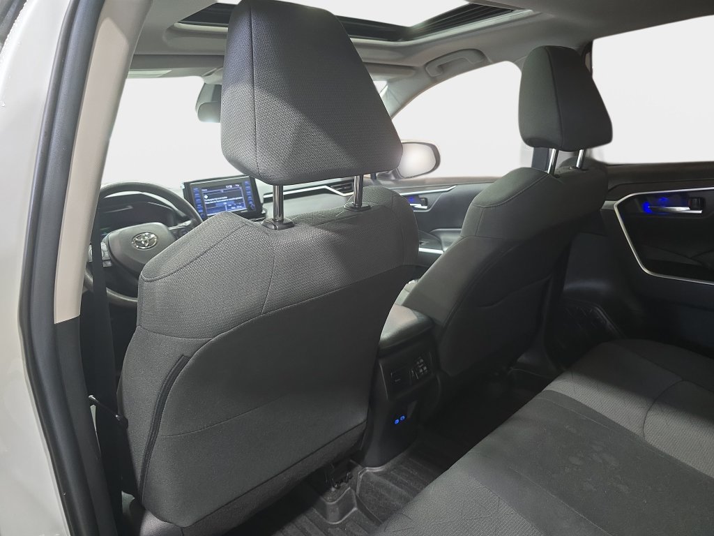 Used 2022 Toyota RAV4 XLE w/ Convenience Package FWD image 10