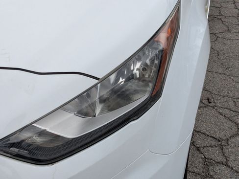 Used 2020 Ford Transit Connect XLT image 12