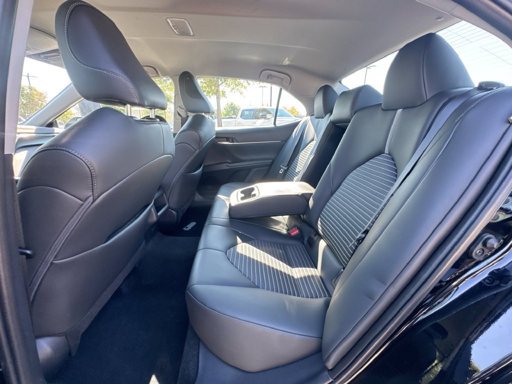 Used 2024 Toyota Camry SE w/ Cold Weather Package FWD image 31