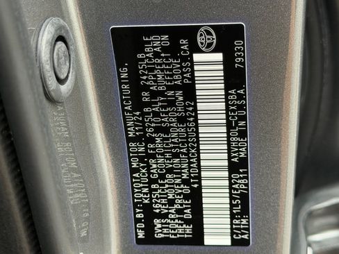Used 2025 Toyota Camry SE FWD image 35