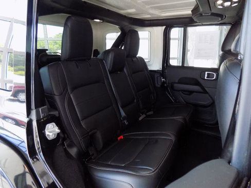Certified 2022 Jeep Wrangler Unlimited Sahara w/ LED Lighting Group AWD/4WD image 29