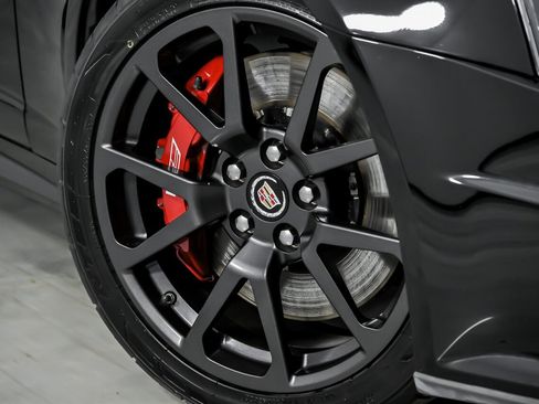 Used 2013 Cadillac CTS V image 4
