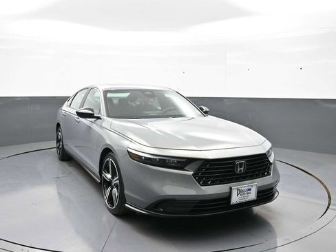 Used 2024 Honda Accord Sport image 3
