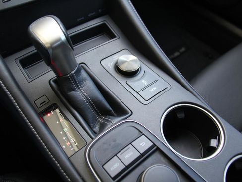 Used 2016 Lexus RC 200t image 16