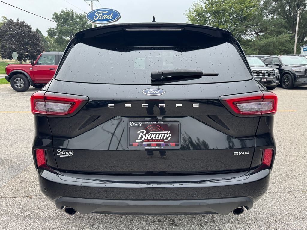 Used 2024 Ford Escape ST-Line w/ Tech Pack #1 AWD/4WD image 6