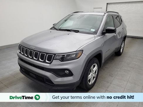 Used 2024 Jeep Compass Latitude image 1