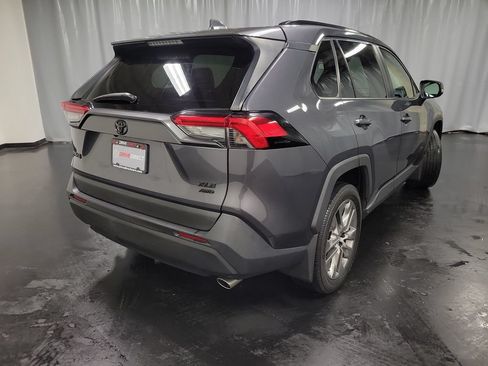 Used 2020 Toyota RAV4 XLE Premium AWD/4WD image 8