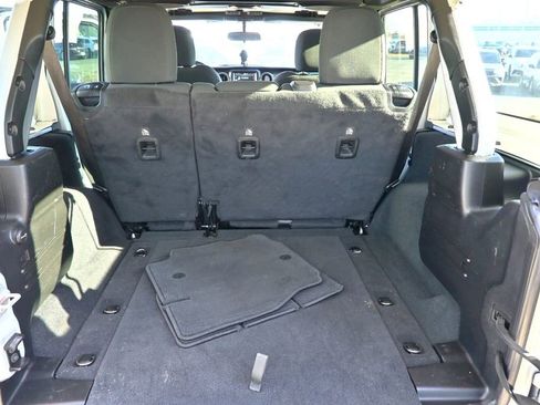 Used 2022 Jeep Wrangler Unlimited Sport image 15