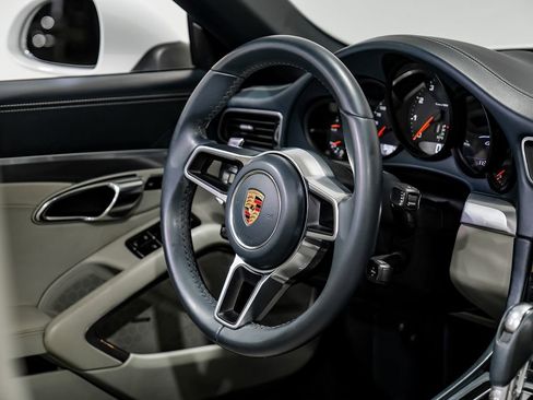 Used 2017 Porsche 911 Carrera image 16
