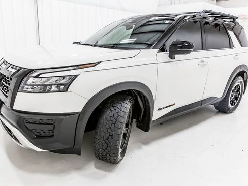 Used 2024 Nissan Pathfinder Rock Creek AWD/4WD image 2