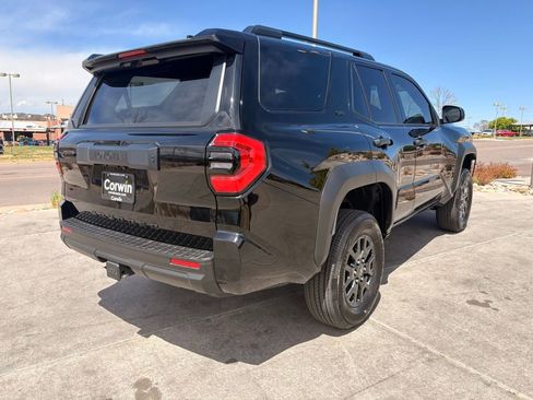 Used 2025 Toyota 4Runner SR5 AWD/4WD image 9