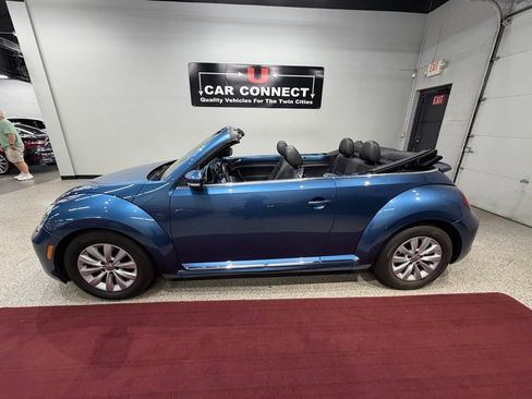 Used 2019 Volkswagen Beetle 2.0T S FWD image 18