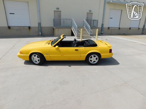 Used 1993 Ford Mustang LX image 28