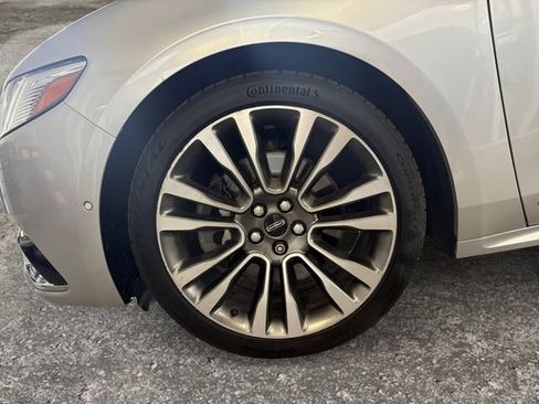 Used 2017 Lincoln Continental Reserve w/ Technology Package AWD/4WD image 12
