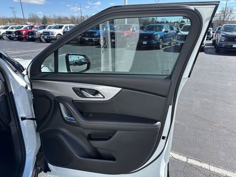 Used 2023 Chevrolet Blazer LT image 37